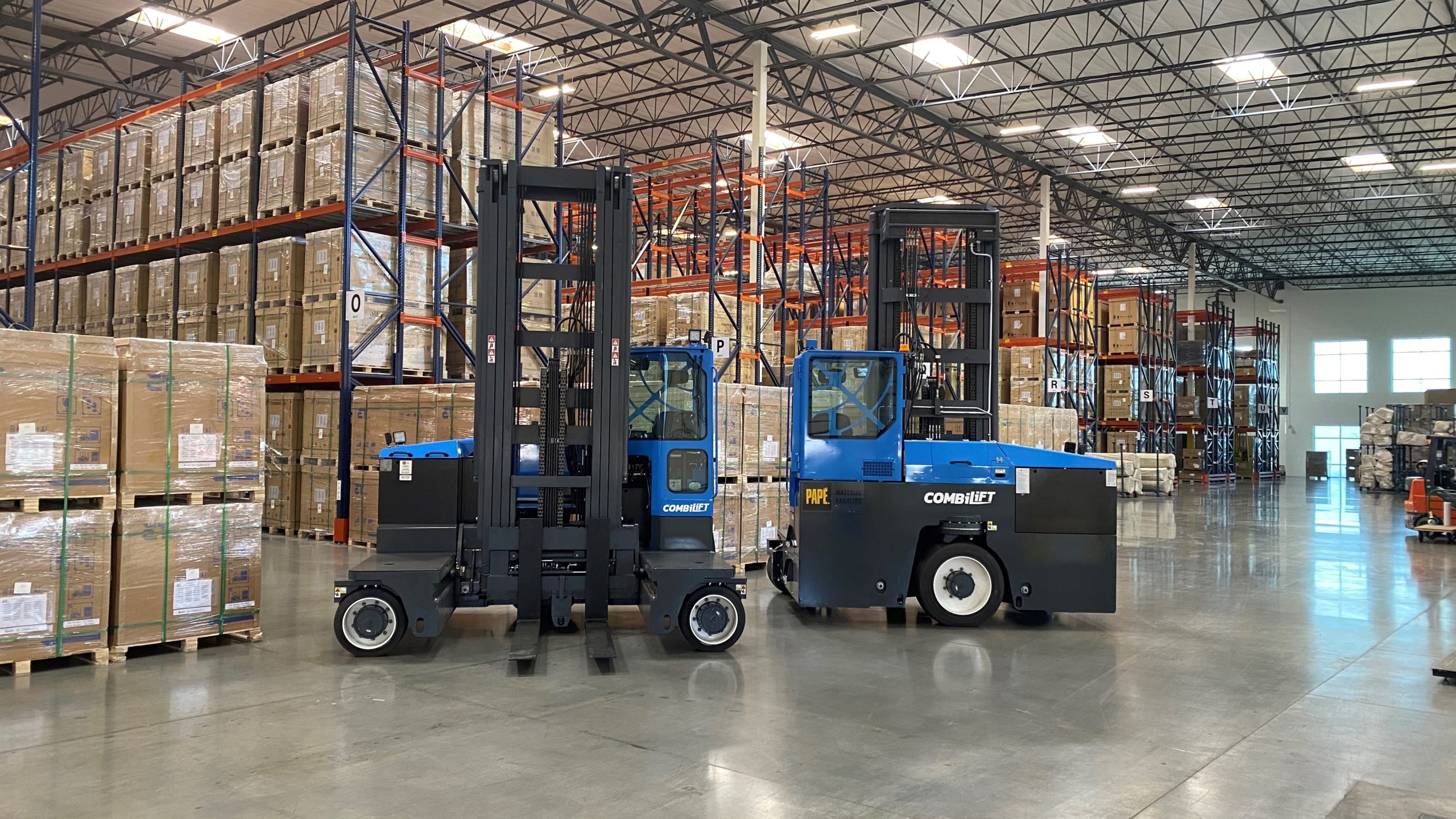 Types of Material Handling Equipment for Warehouses