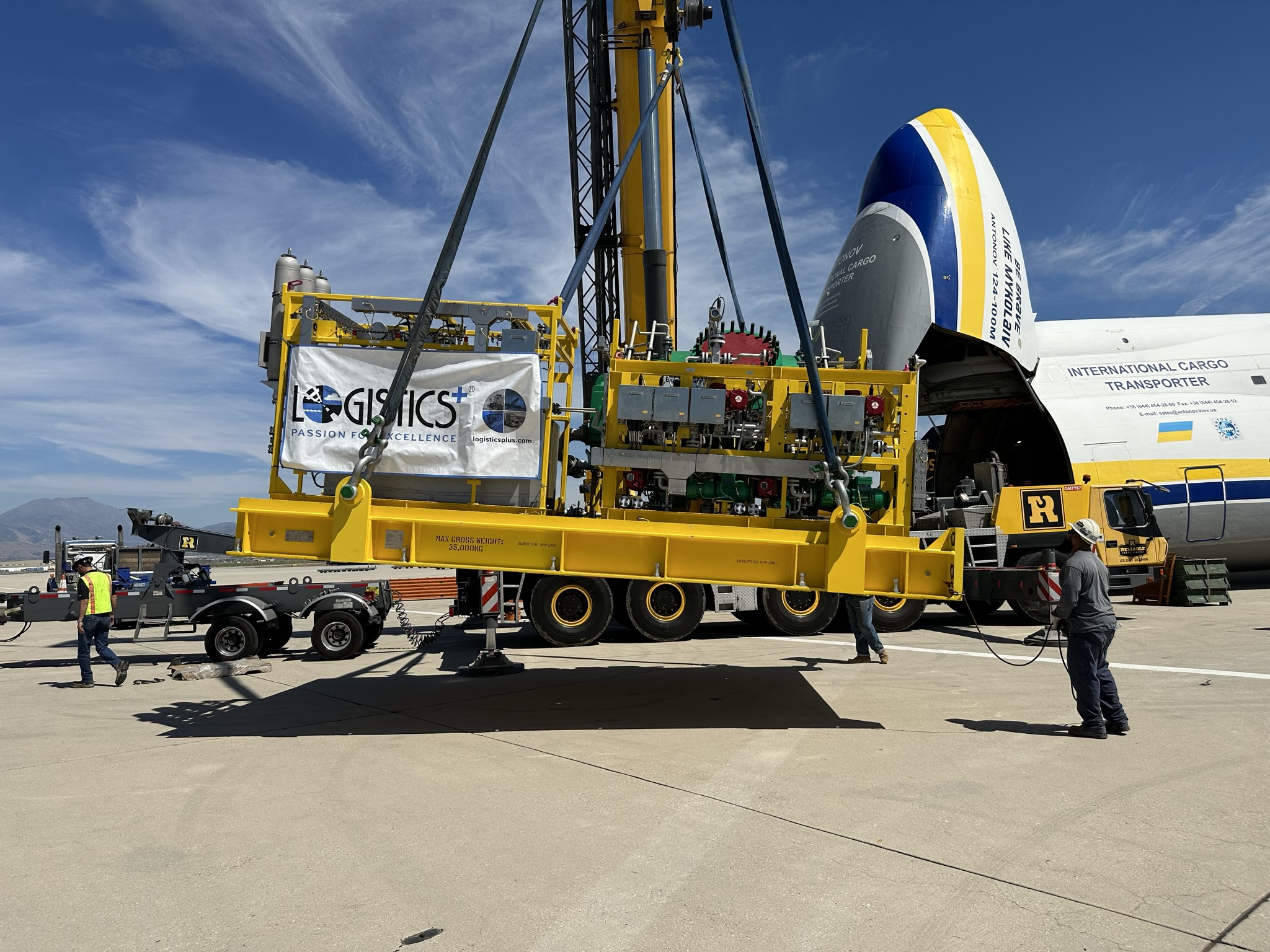 The Transport & Loading of a Solar Turbine Generator